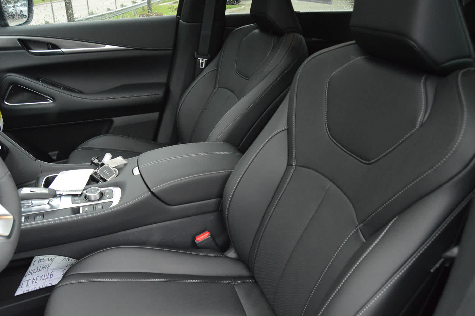 2026 Infiniti QX60 Luxe photo 7