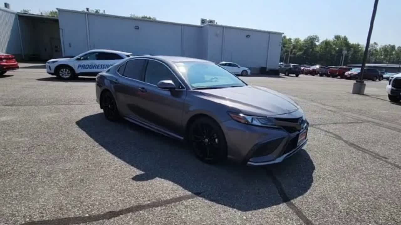 2024 Toyota Camry Hybrid XSE photo 2