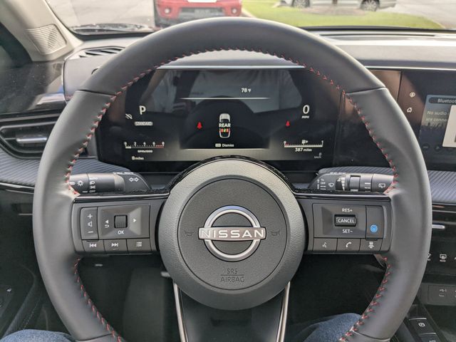 2025 Nissan Kicks SR photo 16