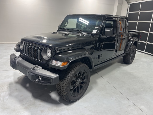 2025 Jeep Gladiator photo 2