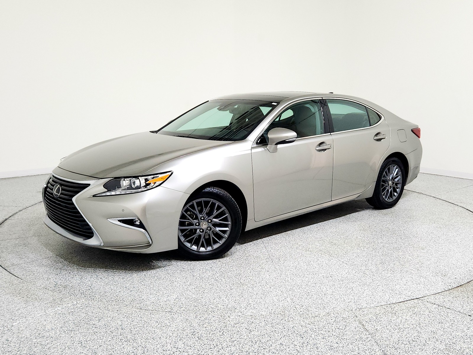 2018 Lexus ES 350's photo