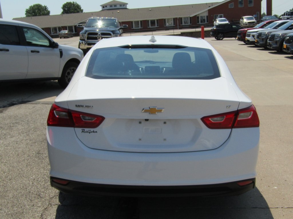 2023 Chevrolet Malibu 1LT photo 4