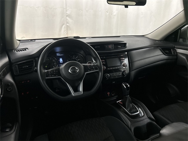 2017 Nissan Rogue SV photo 20
