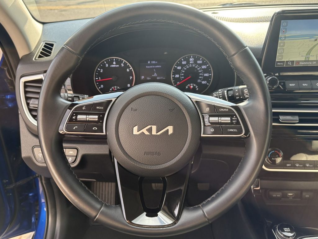 2022 Kia Seltos EX photo 17