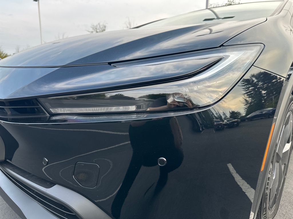 2026 Toyota Prius LE photo 9
