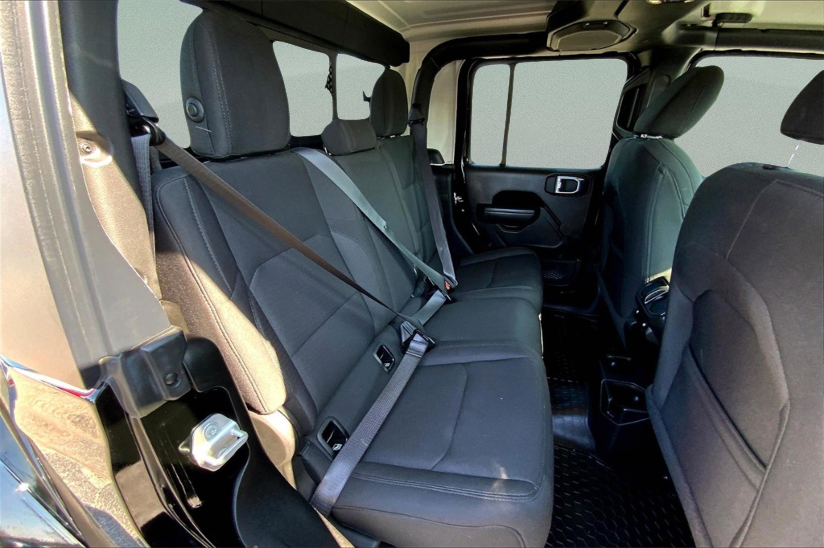 2023 Jeep Gladiator Sport photo 26