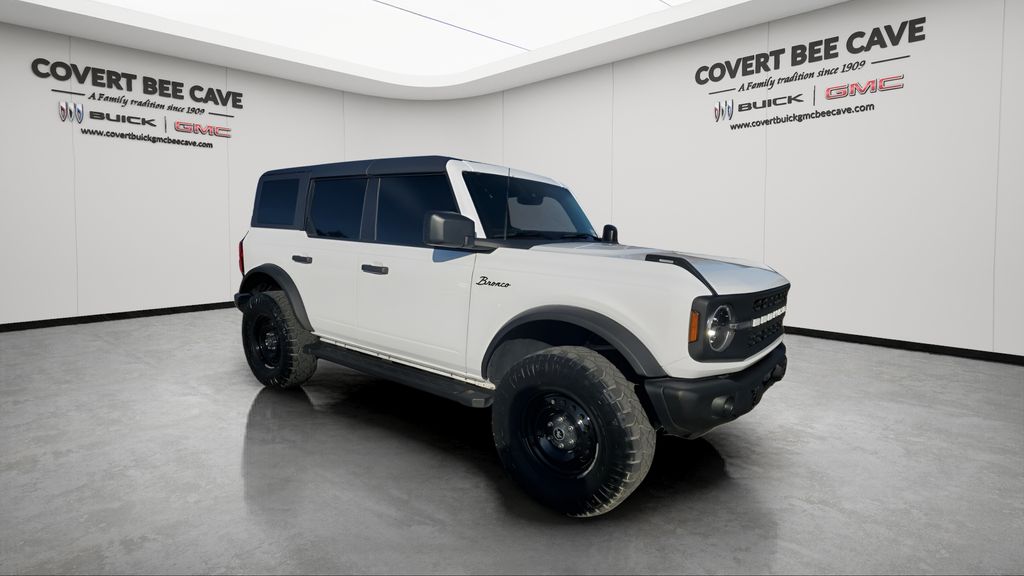 2022 Ford Bronco 4-Door Black Diamond's photo