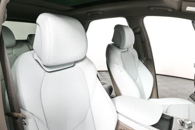 2026 Genesis GV70 2.5T Advanced photo 31