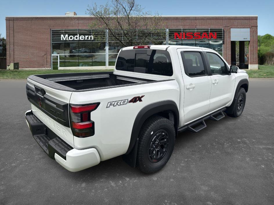 2025 Nissan Frontier PRO-4X photo 4