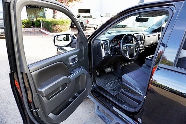 Used 2018 Black Chevrolet LT image 31