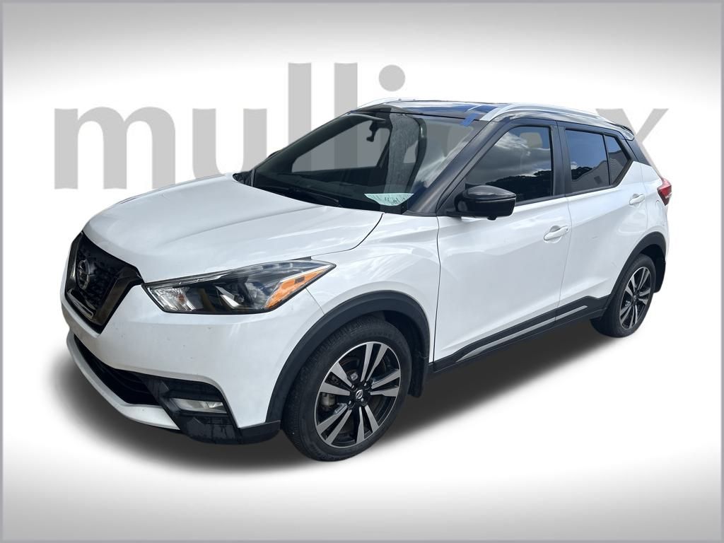 2020 Nissan Kicks SR photo 4
