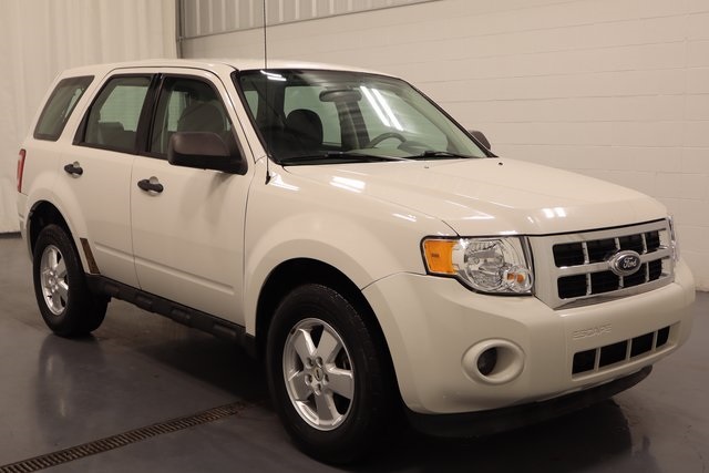 2012 Ford Escape XLS photo 2