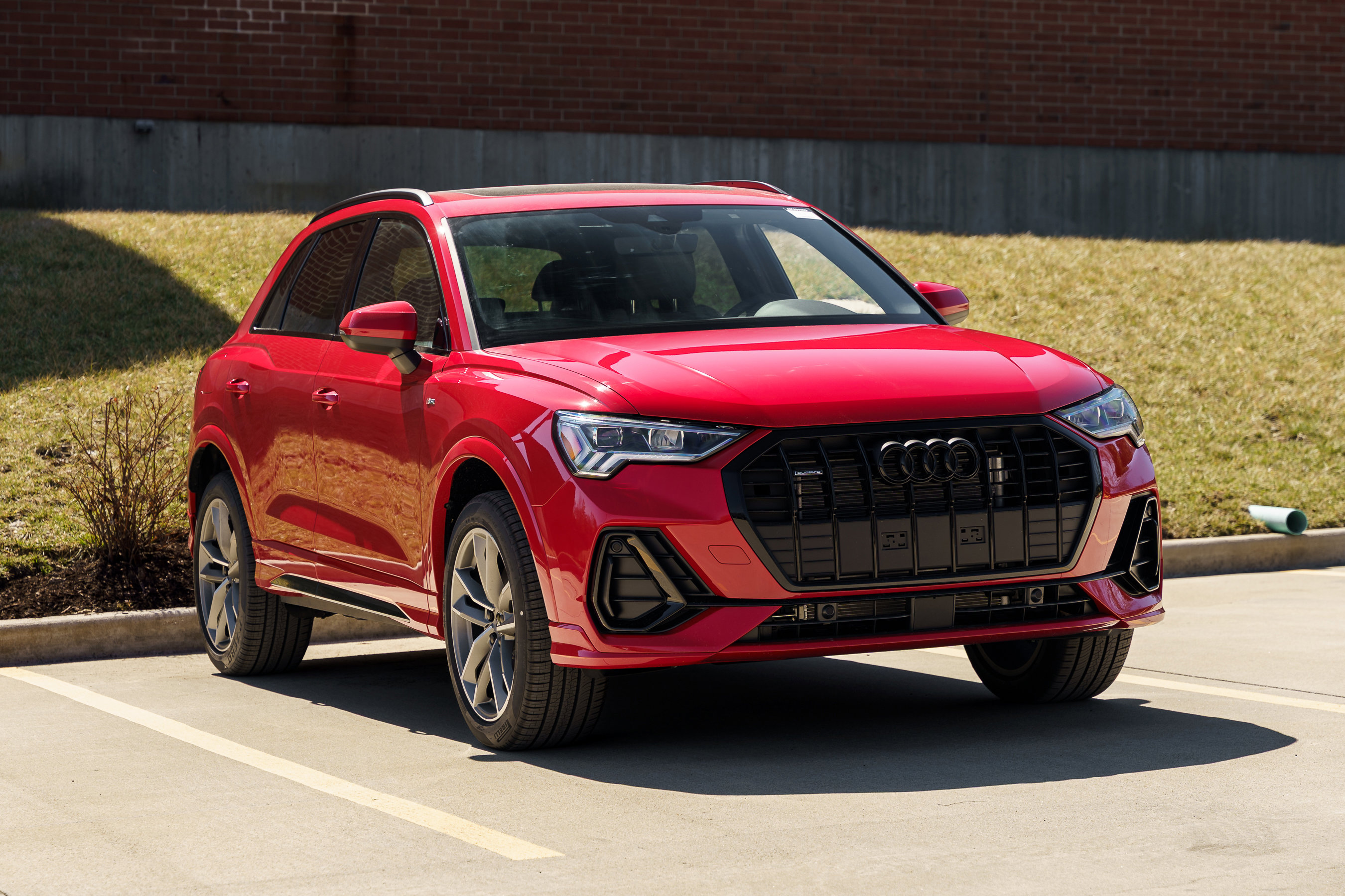 2025 Audi Q3 S line Premium photo 2