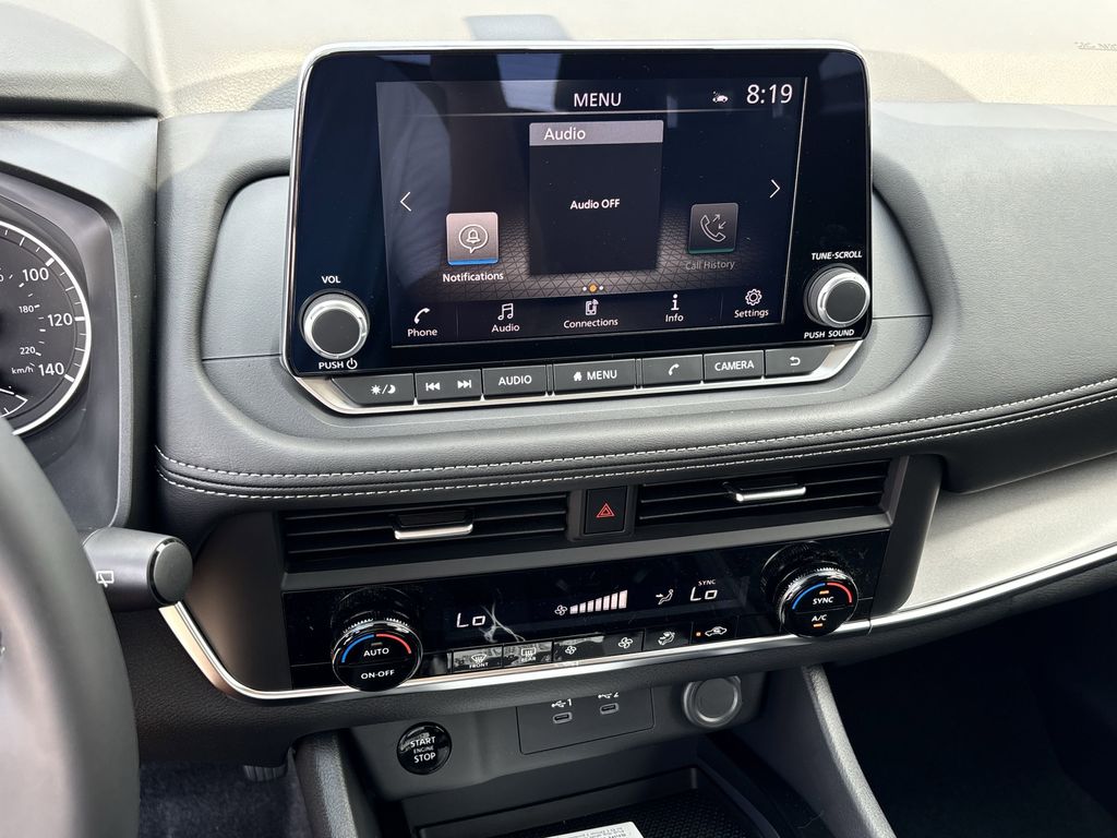 2026 Nissan Rogue SV photo 10