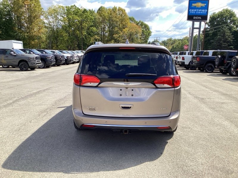 2018 Chrysler Pacifica Limited photo 6