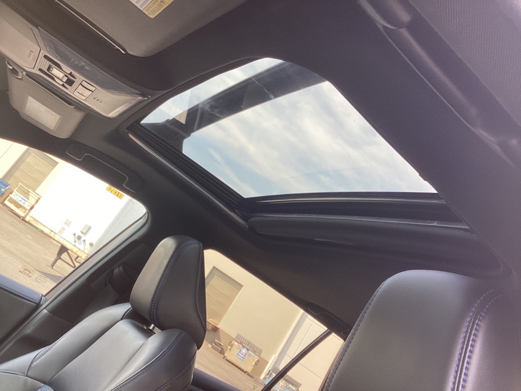 2020 Toyota RAV4 Hybrid XSE photo 3
