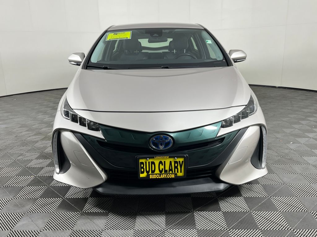 2017 Toyota Prius Prime Premium photo 2