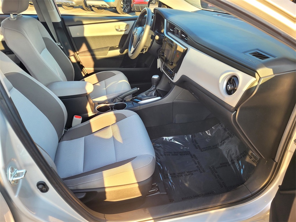 2018 Toyota Corolla L photo 17