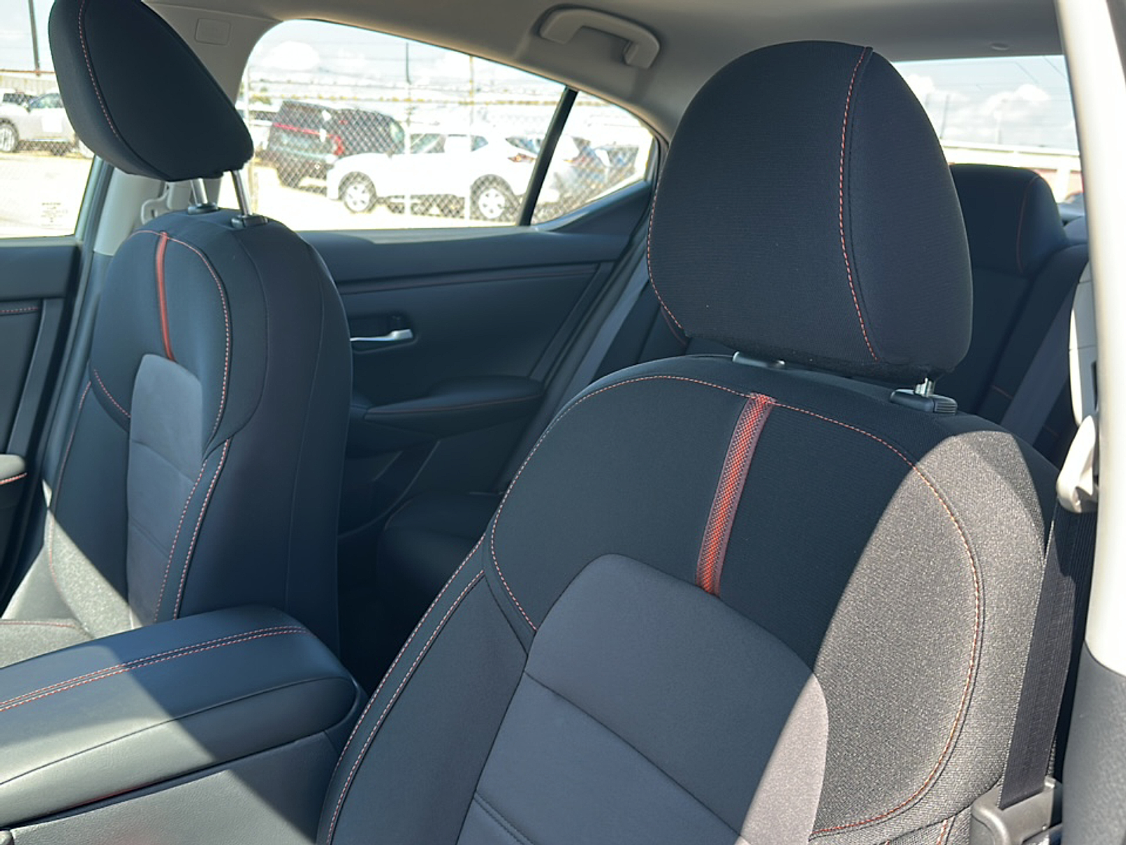 2025 Nissan Sentra SR photo 3