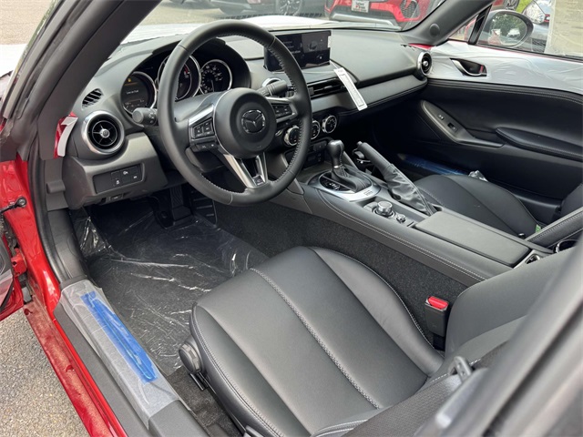 2025 Mazda MX-5 Miata Miata Grand Touring photo 2