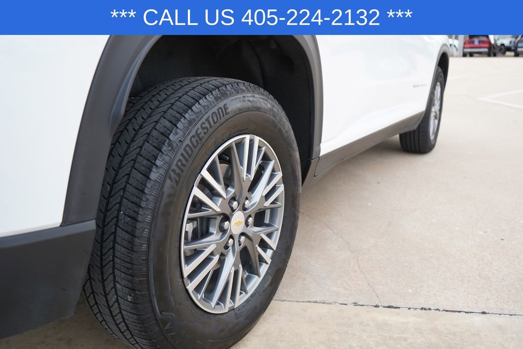 2025 Chevrolet Traverse photo 4