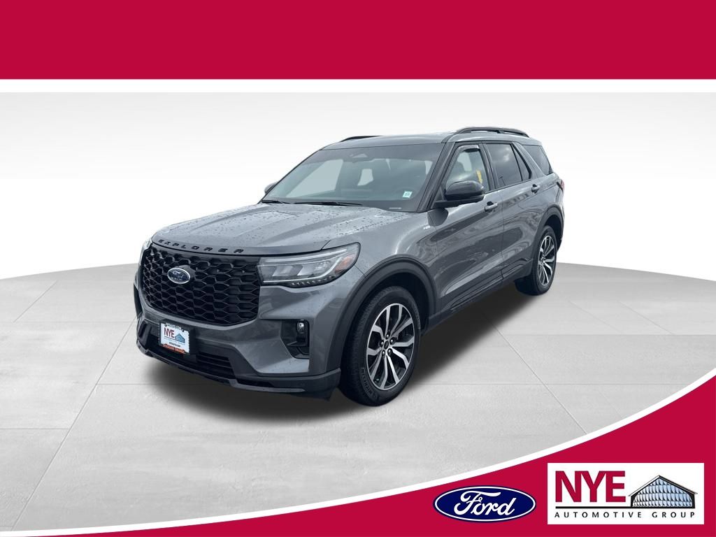 2025 Ford Explorer ST-LINE's photo