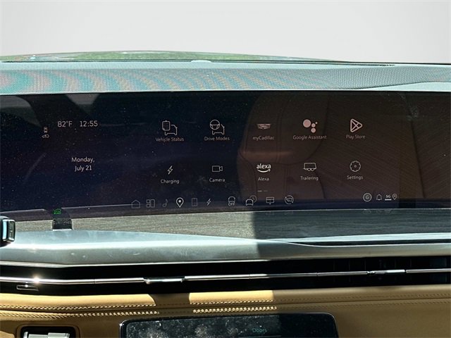 2025 Cadillac Escalade IQ Luxury photo 3