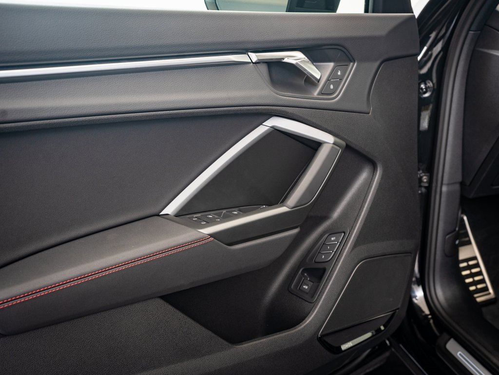 2025 Audi Q3 45 TFSI S line Premium Plus photo 23