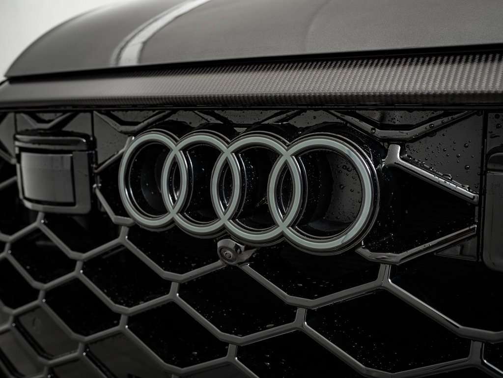 2026 Audi RS Q8 photo 3