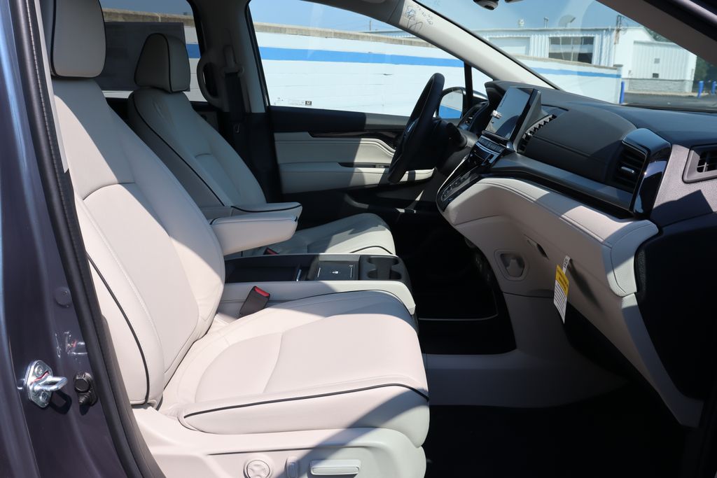 2026 Honda Odyssey Touring photo 21