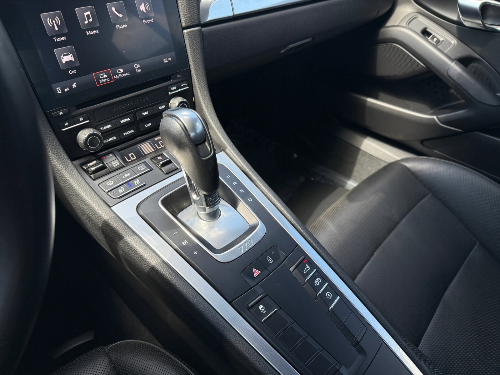 2018 Porsche Cayman Base photo 13