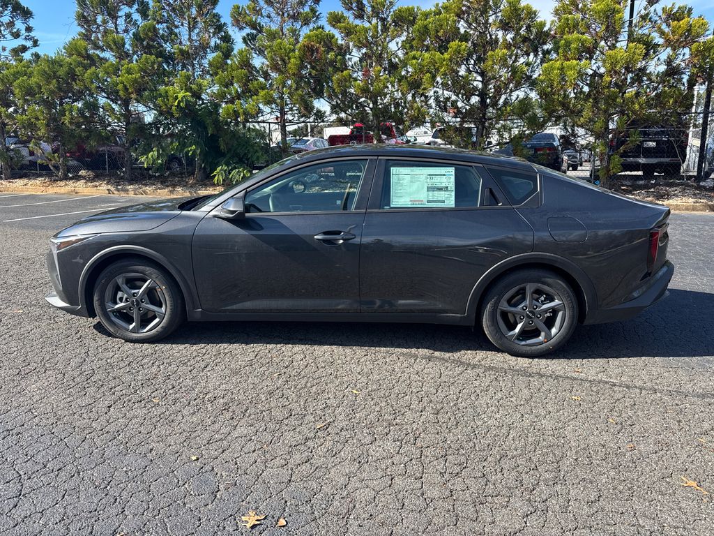 2025 Kia K4 LXS photo 3