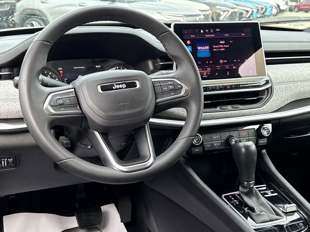 2024 Jeep Compass Latitude photo 3