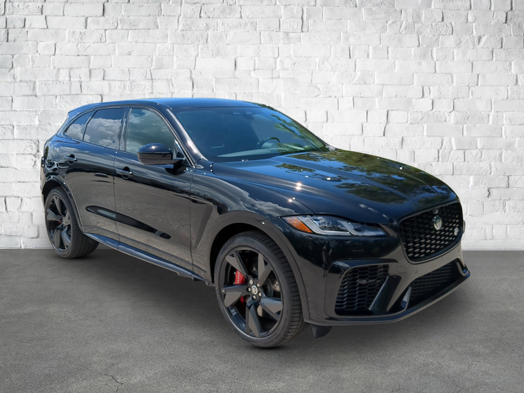 2026 Jaguar F-PACE SVR photo 6