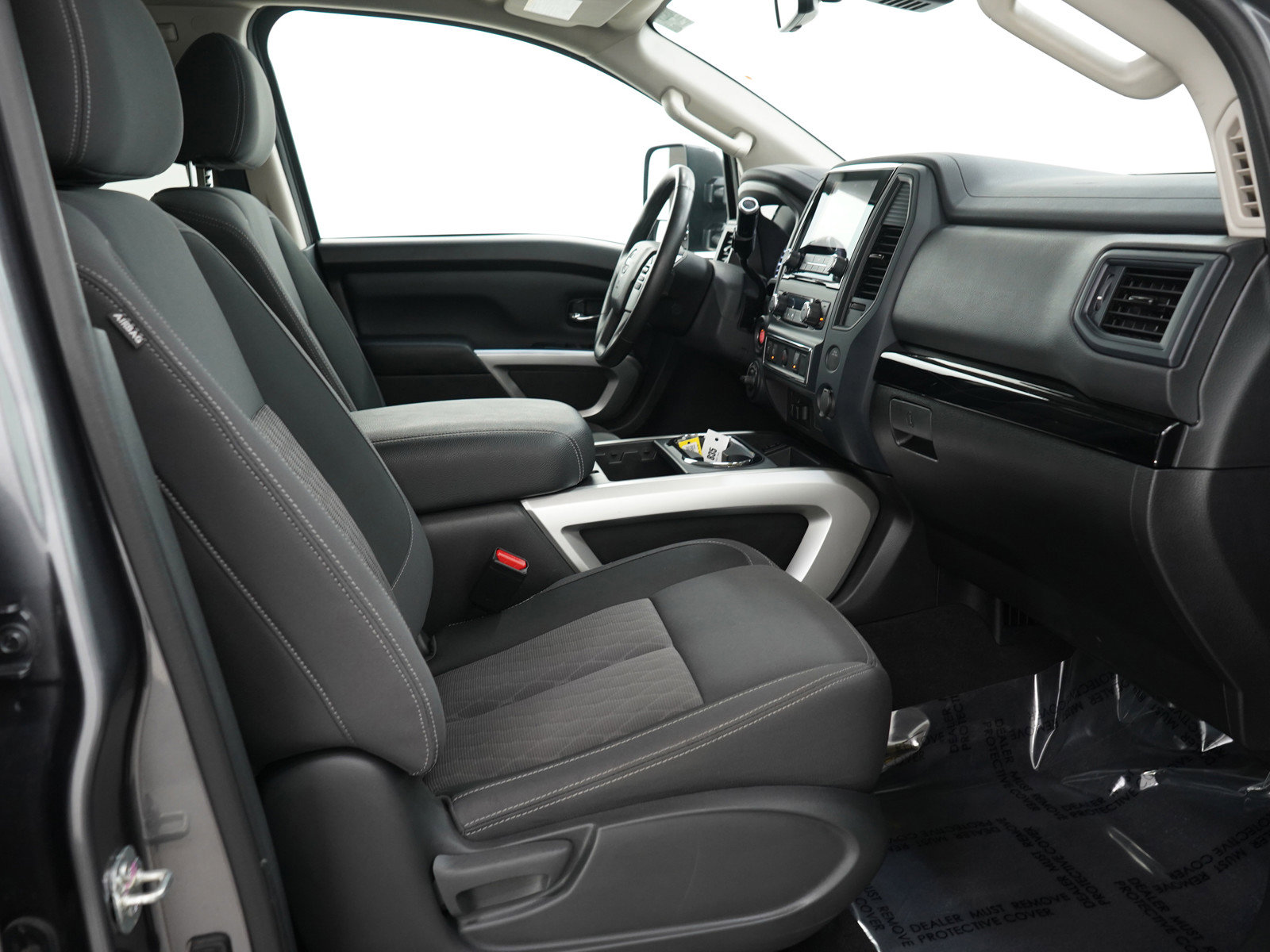 2024 Nissan Titan SV photo 12