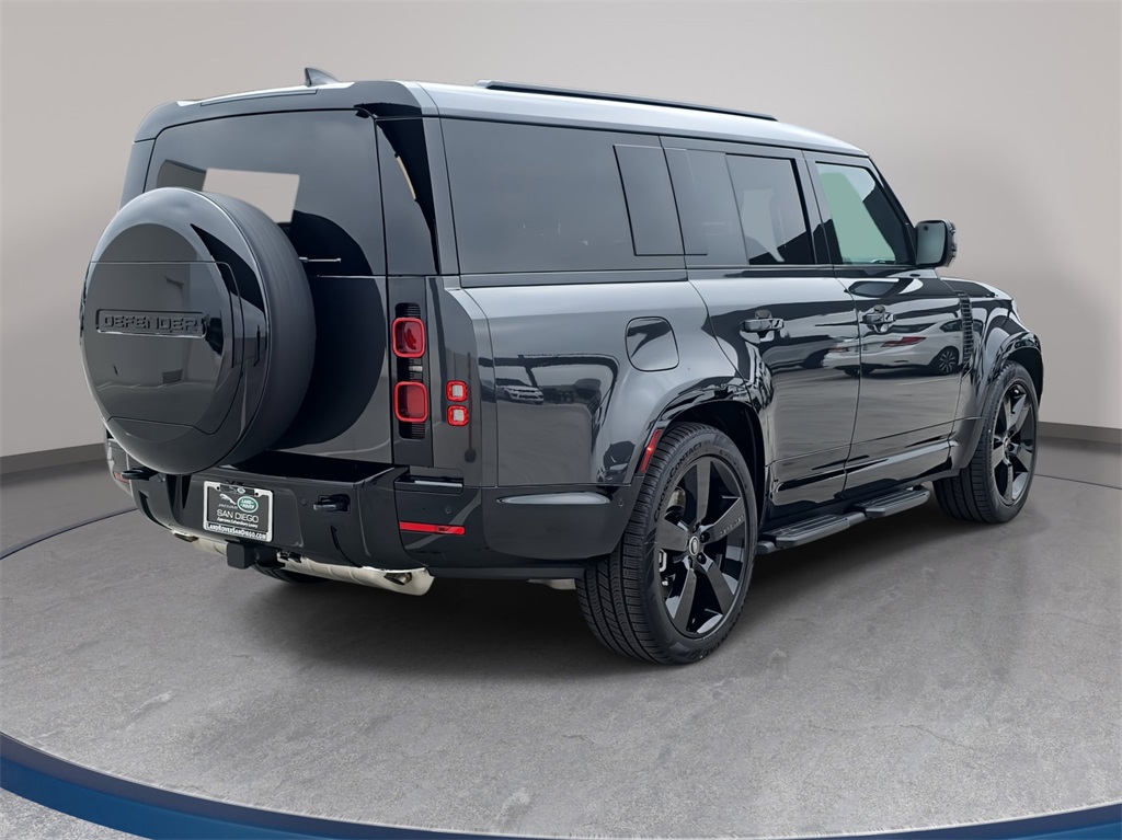 2025 Land Rover Defender 130 X-Dynamic SE photo 2