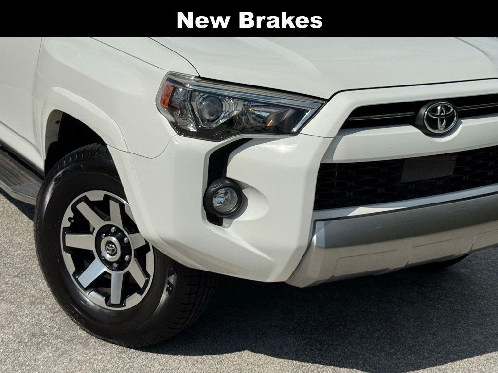 2020 Toyota 4Runner Off-Road Sport TRD photo 3