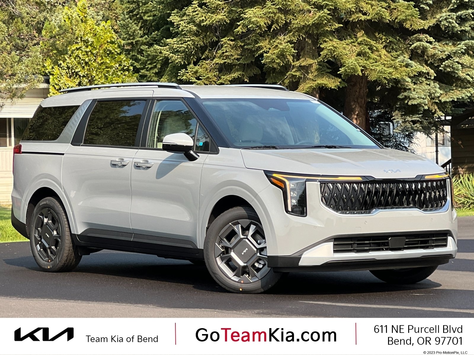 2026 Kia Carnival EX's photo