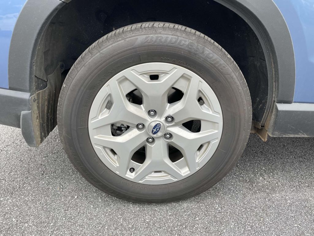 2024 Subaru Forester Base photo 3
