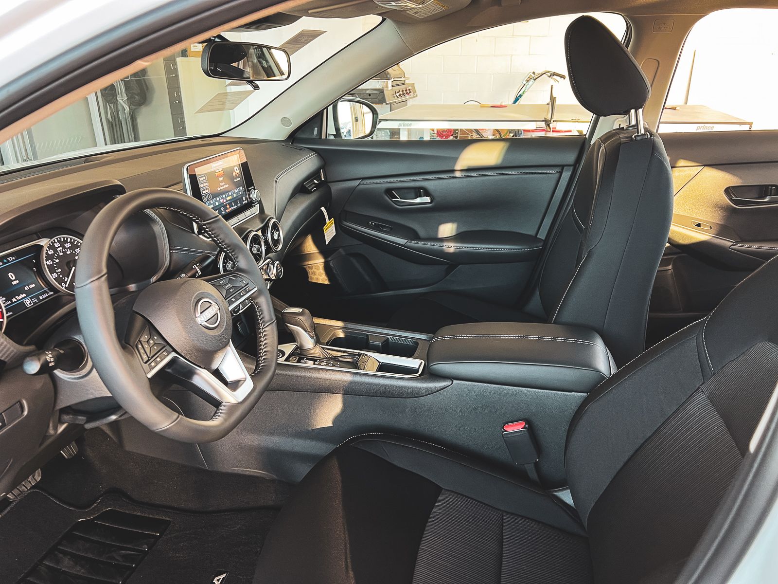 2025 Nissan Sentra SV photo 12