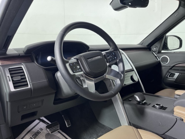 2025 Land Rover Discovery SE photo 19