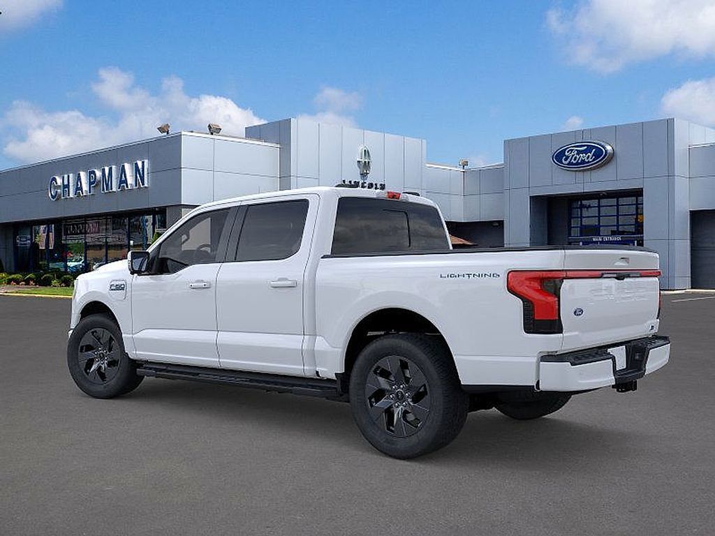 2025 Ford F-150 Lightning Lariat photo 4