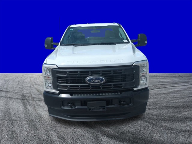 2026 Ford F-350 photo 9