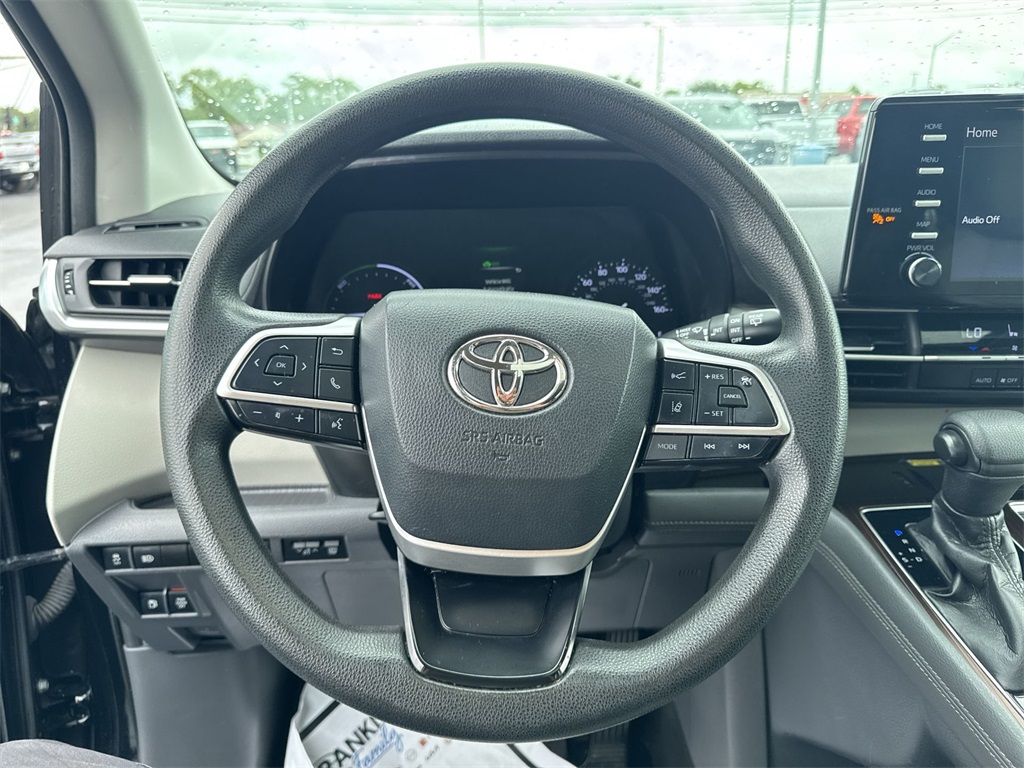 2021 Toyota Sienna LE photo 20