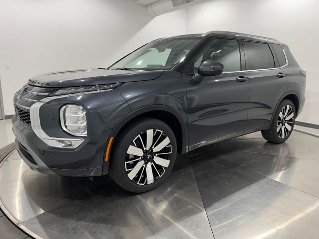 2025 Mitsubishi Outlander SEL's photo