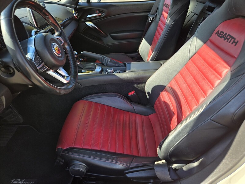 2020 Fiat 124 Spider Abarth photo 10