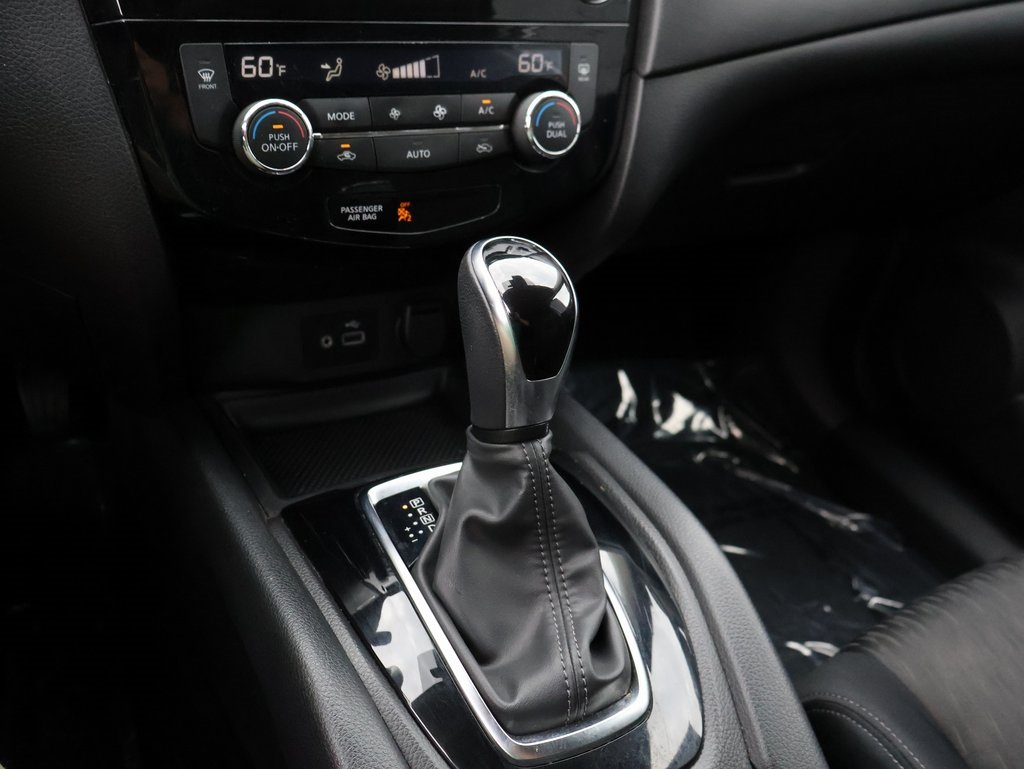 2019 Nissan Rogue SV photo 38