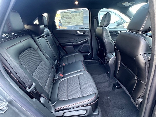 2025 Ford Escape ST-Line Select photo 12