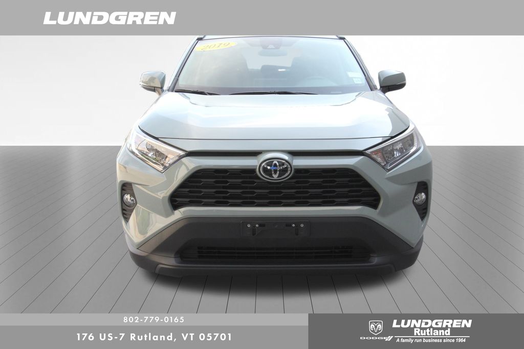 2019 Toyota RAV4 XLE photo 32