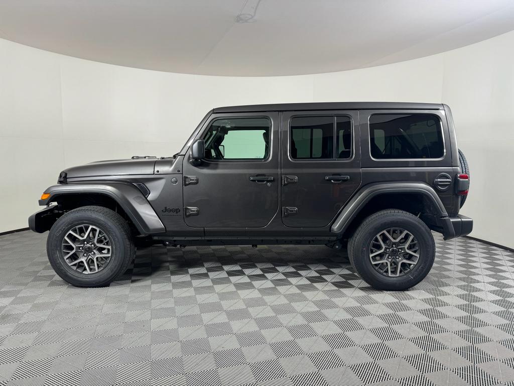 2025 Jeep Wrangler Sahara photo 30